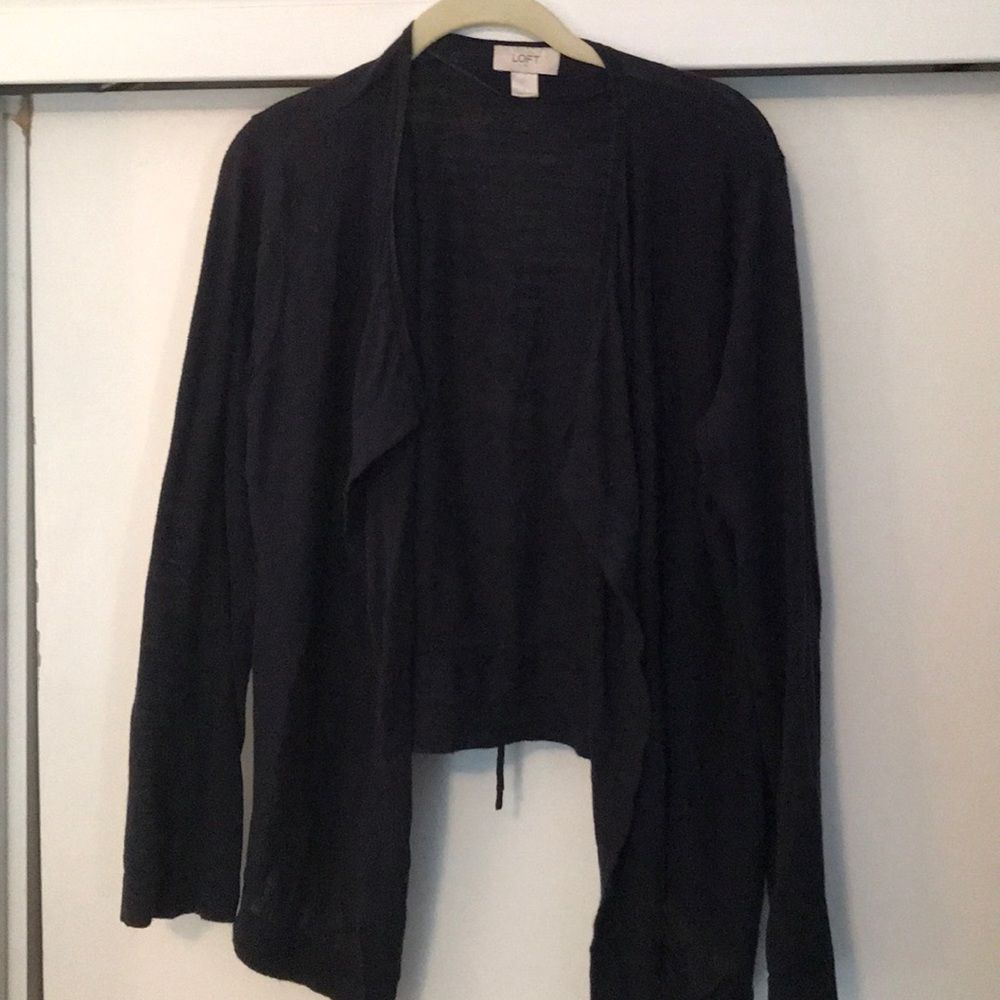 Cute, navy cardigan. Perfect for the Spring